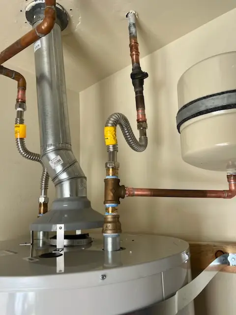 Water heater installation and plumbing repair in Cloverleaf Canyon